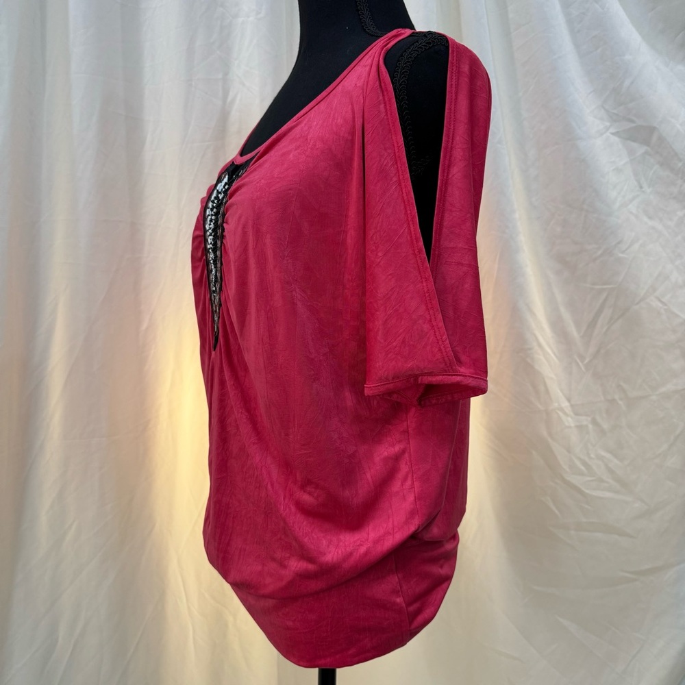 Cold shoulder beaded key hole top